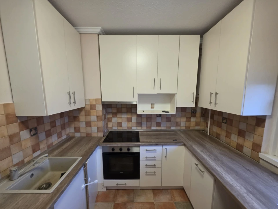 Eladó panellakás, Szeged, Körtöltés utca