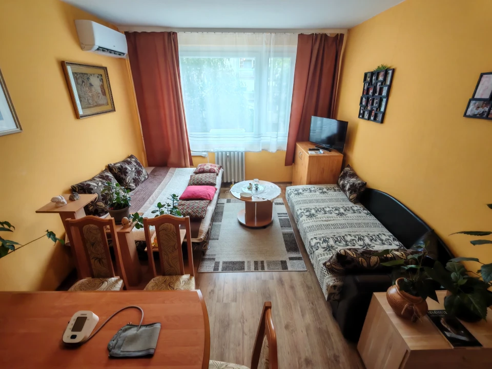 Eladó panellakás, Szeged, Gát utca