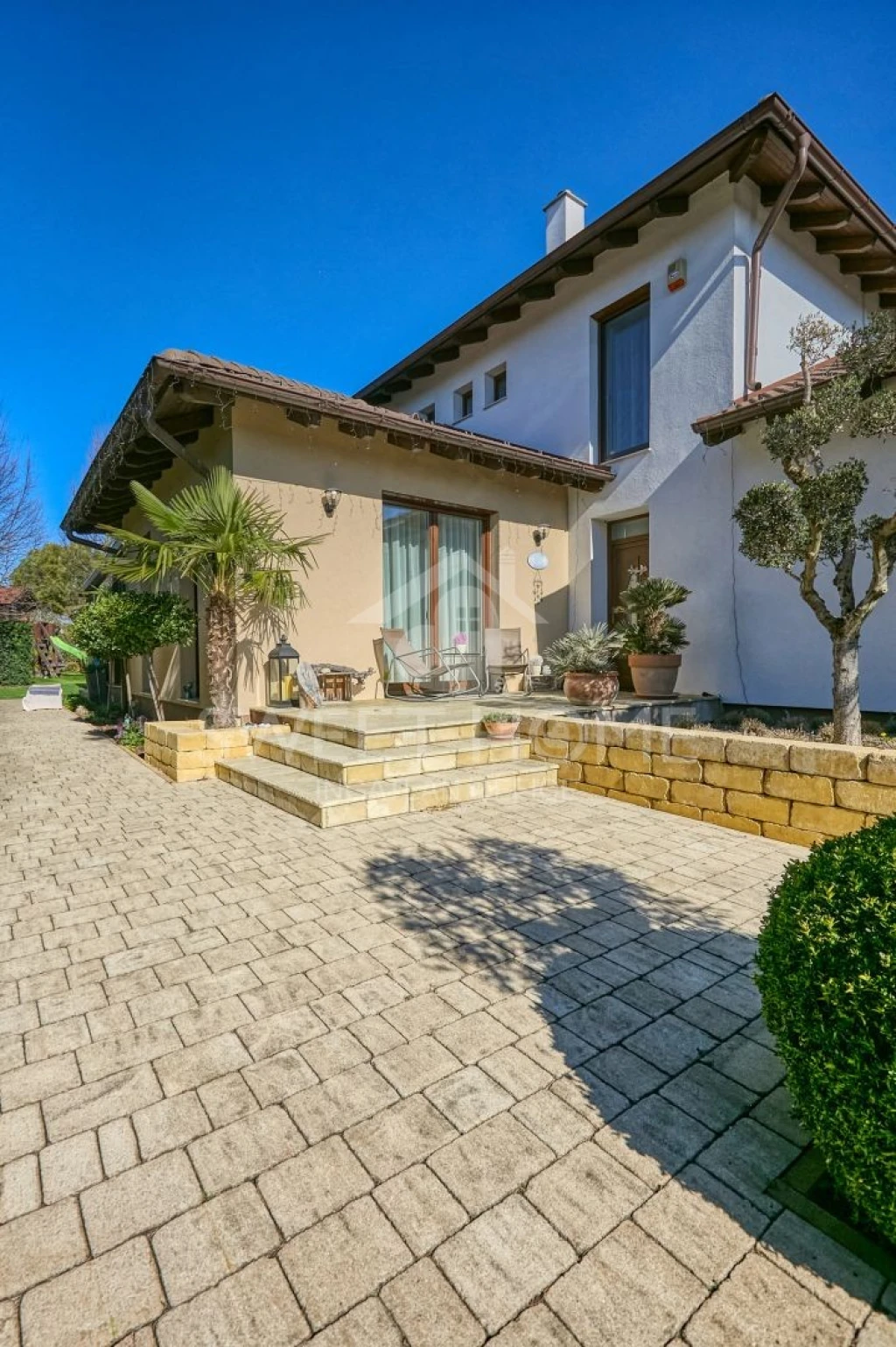 Eladó 193 m2 családi ház, Sopron