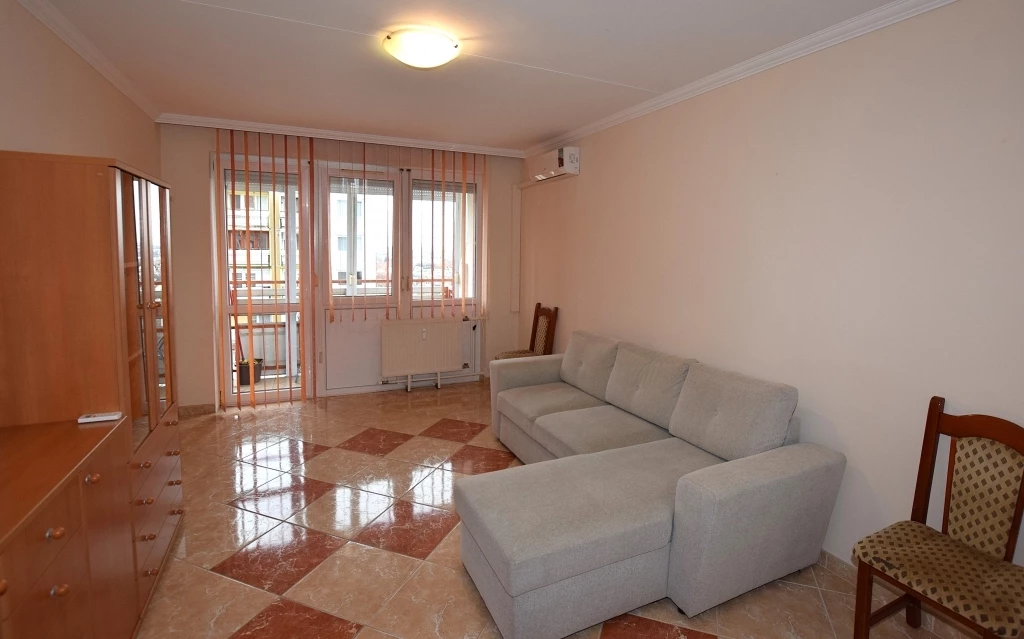 Hosszútávra kiadó lakás.