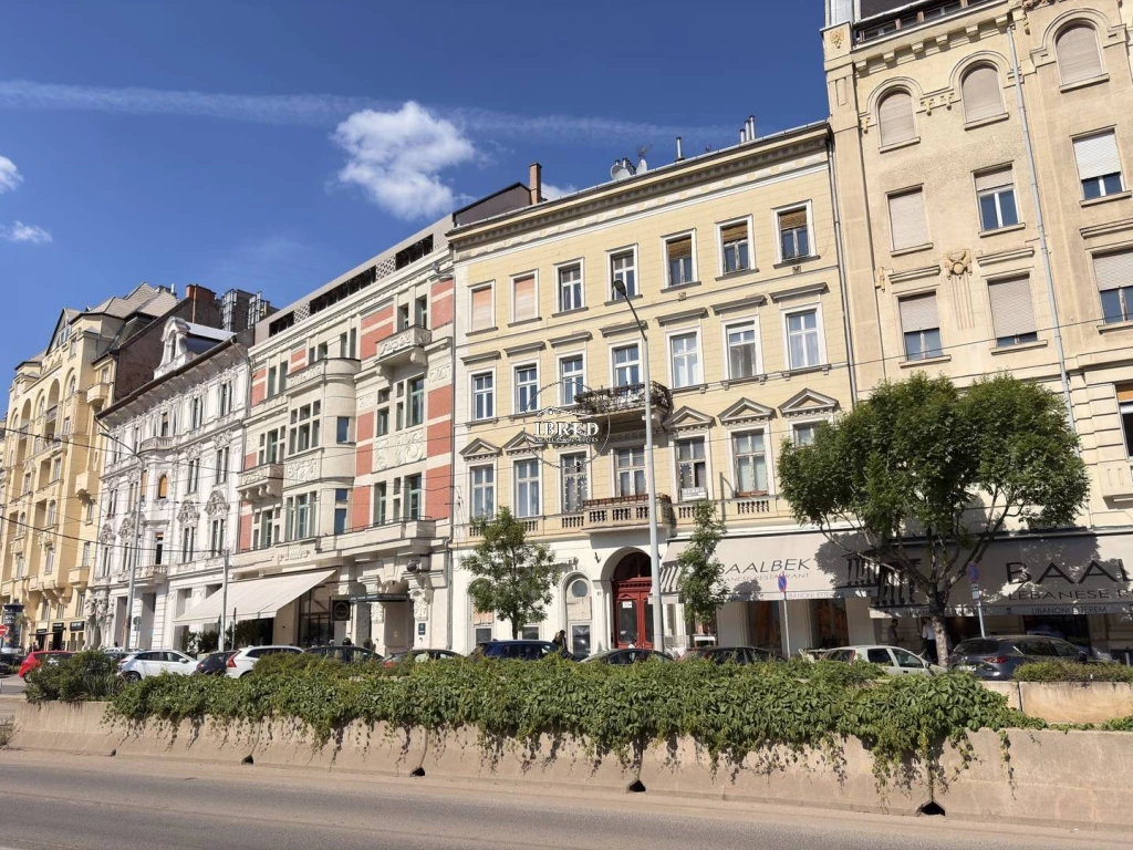 Eladó Társasházi lakás, Budapest V. kerület, Belváros, Belgrád rakpart, 64nm, 115000000 Ft