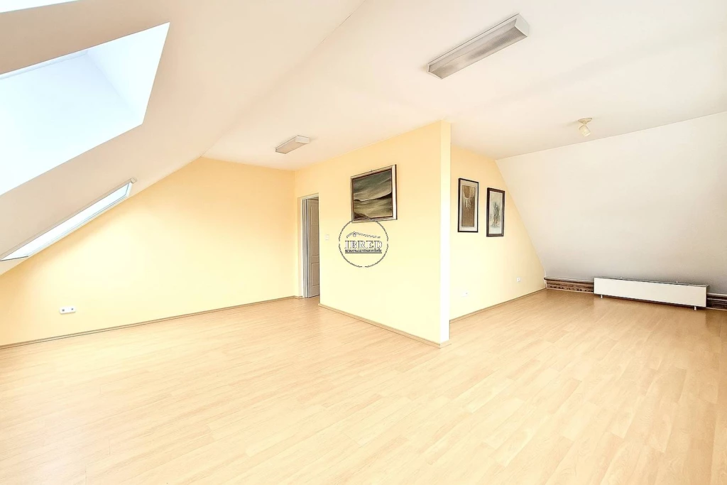 Eladó Társasházi lakás, Budaörs, Városközpont, 140nm, 135000000 Ft