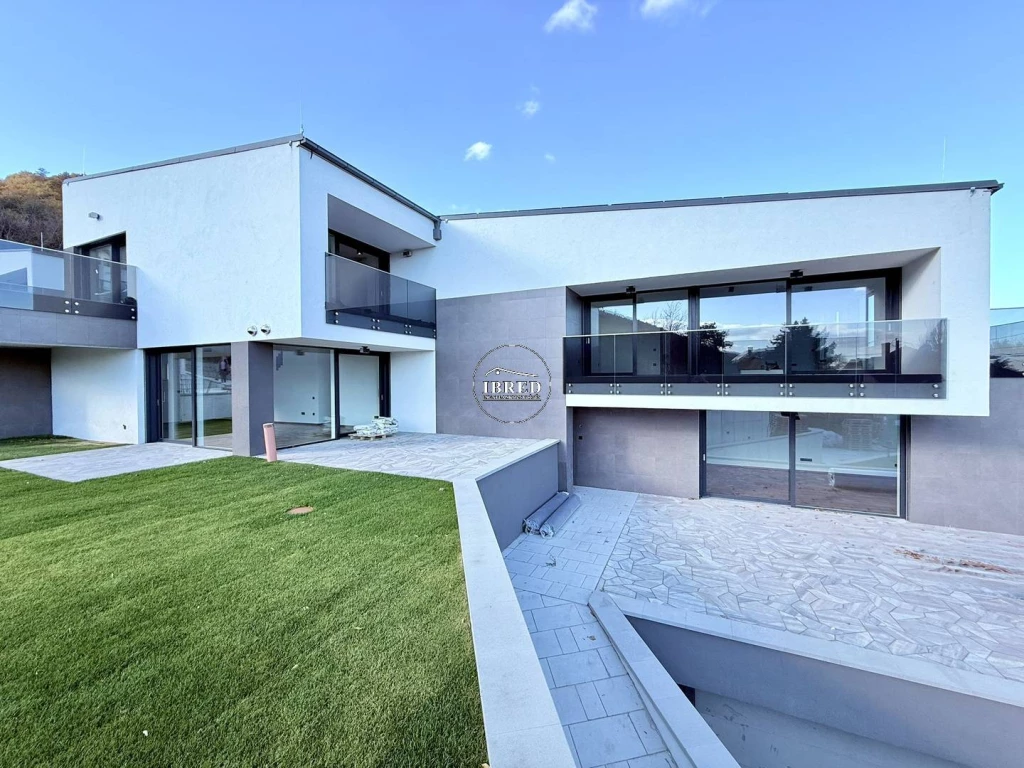 Eladó Társasházi lakás, Budapest III. kerület, Remetehegy, 110nm, 274000000 Ft