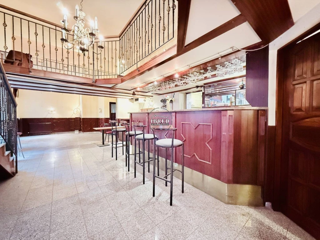 Eladó Üzlet, Budapest VII. kerület, Erzsébetváros (Nagykörúton kívül), 223nm, 220000000 Ft