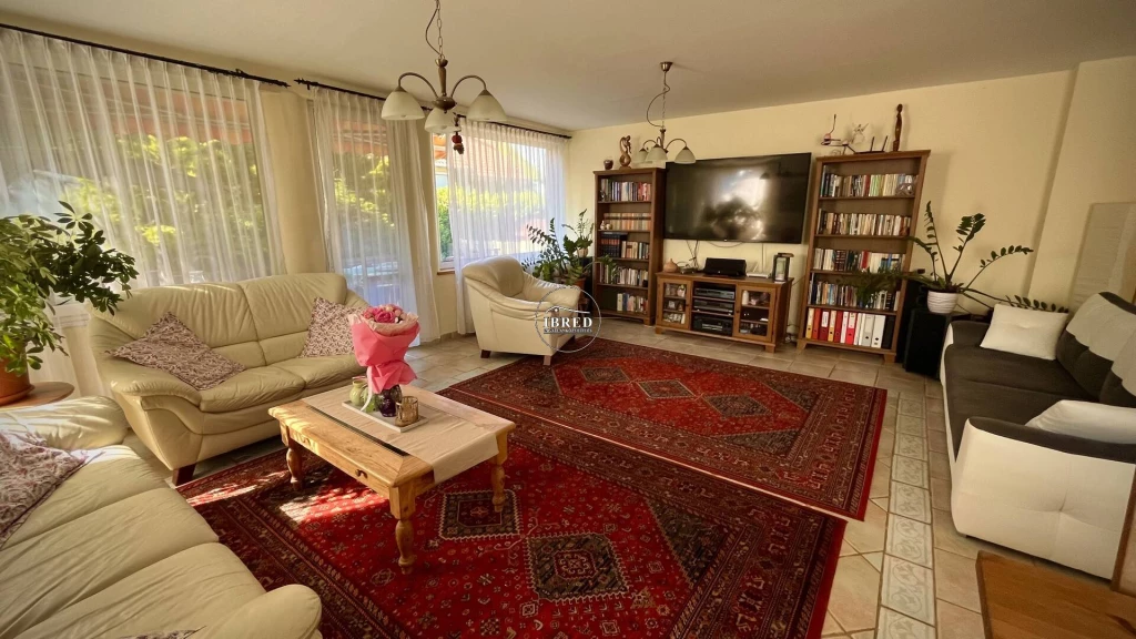 Eladó Sorház, Érd, Fenyves-Parkváros, 155nm, 135000000 Ft