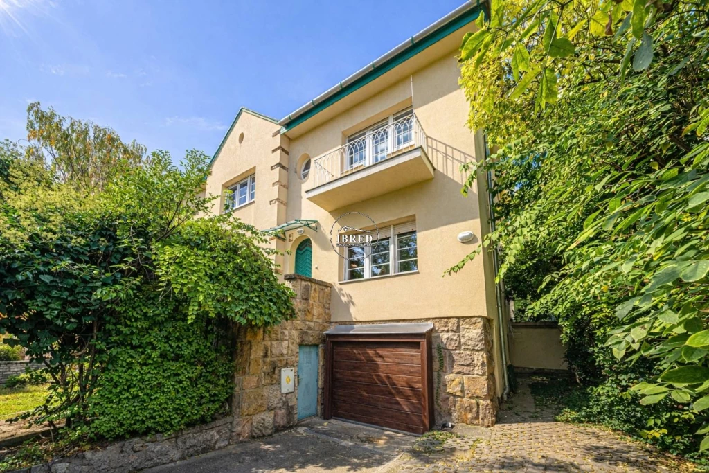 For sale brick flat, Budapest I. kerület, Naphegy