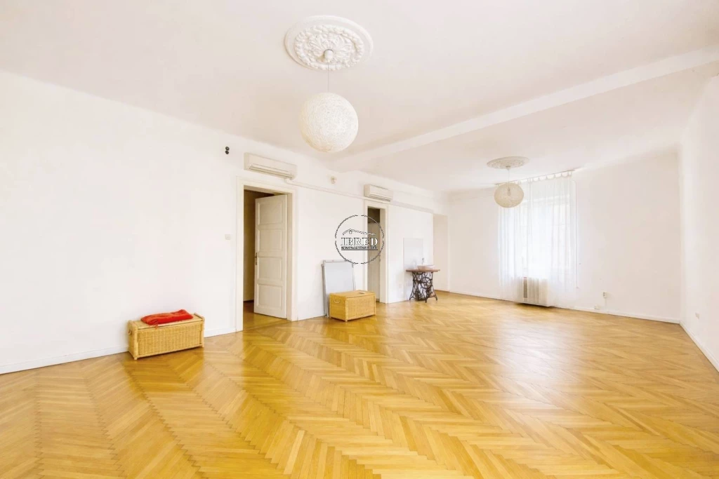 Eladó Társasházi lakás, Budapest III. kerület, Óbuda-Óváros, 81nm, 110000000 Ft