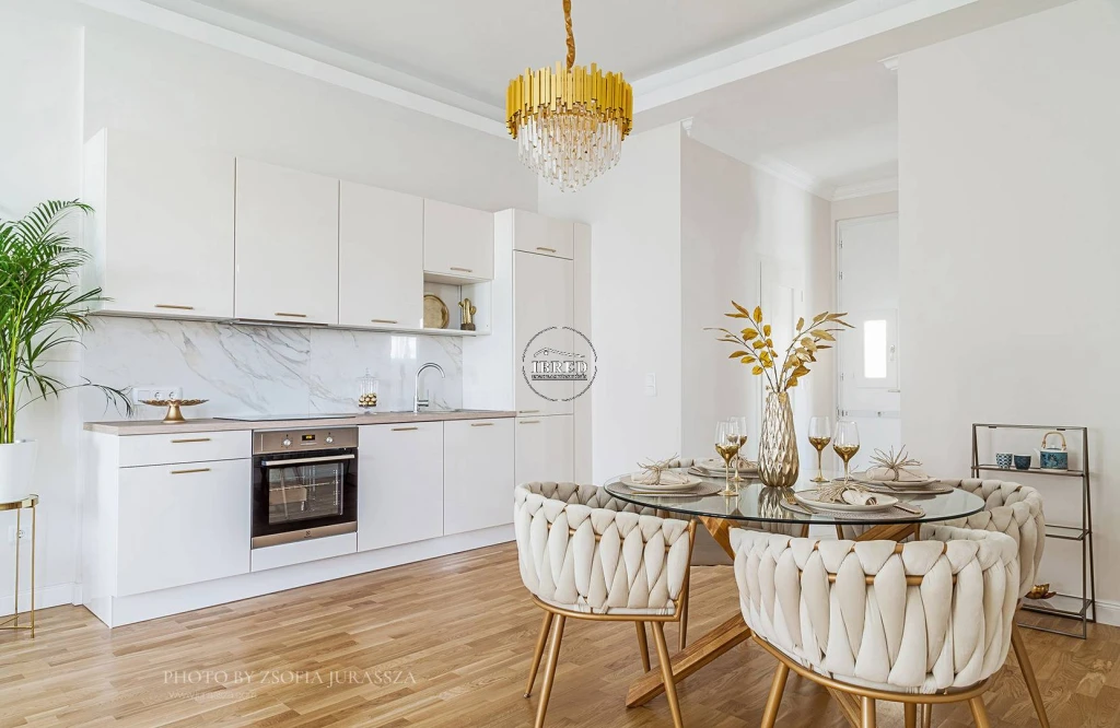 Eladó Társasházi lakás, Budapest II. kerület, Víziváros, 91nm, 245000000 Ft