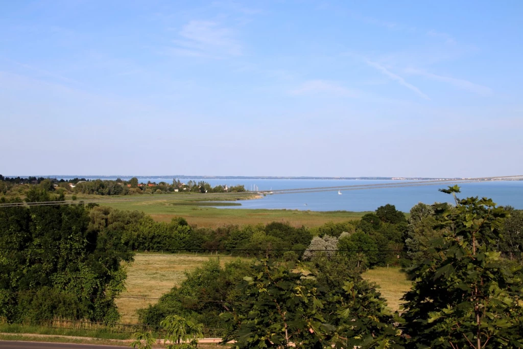 Panorámás telek Csopak és Balatonfüred határán eladó