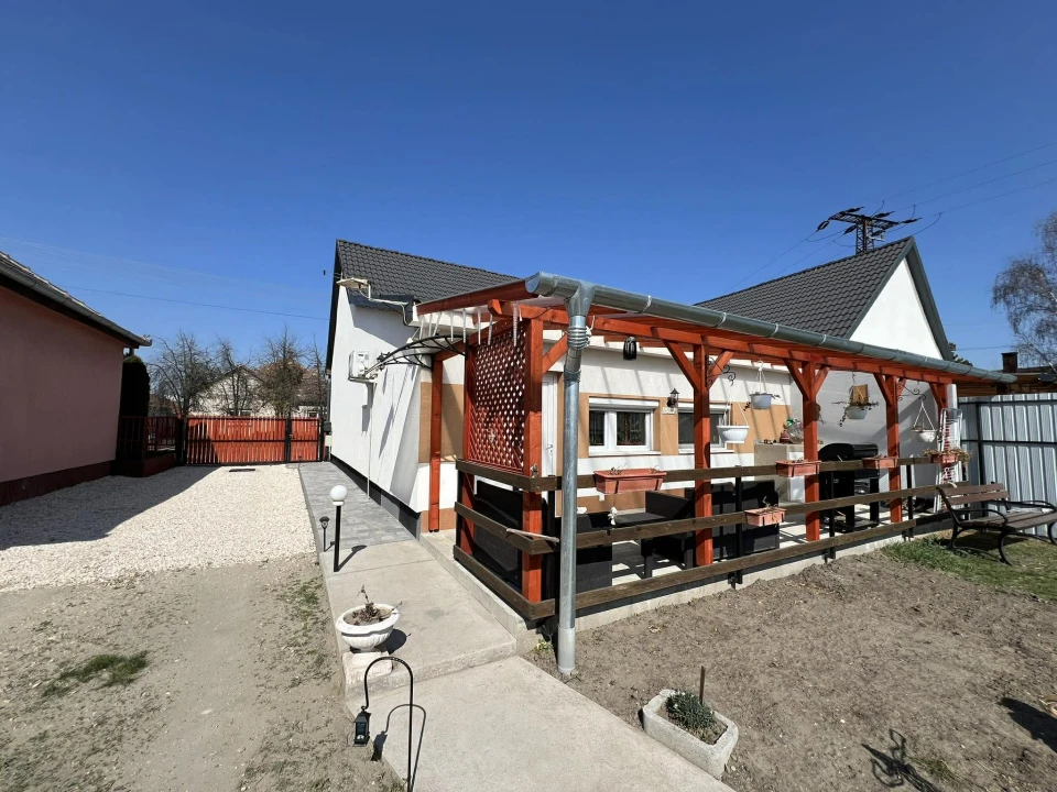 Eladó családi ház, Örkény