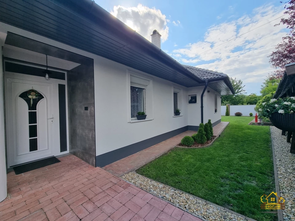 Eladó családi ház, Tököl