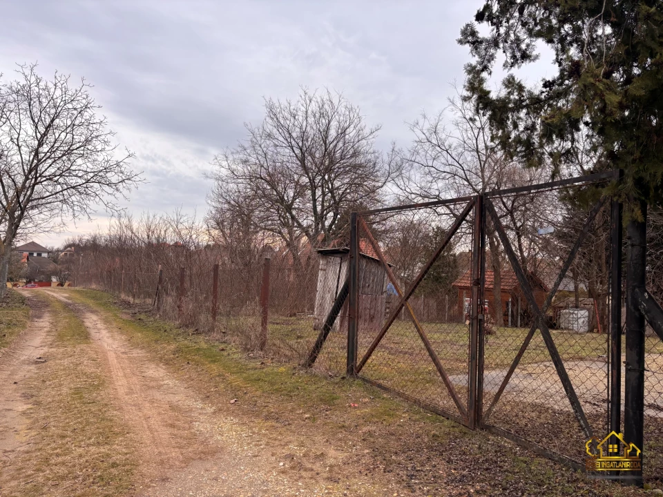 Eladó építési telek, Taksony