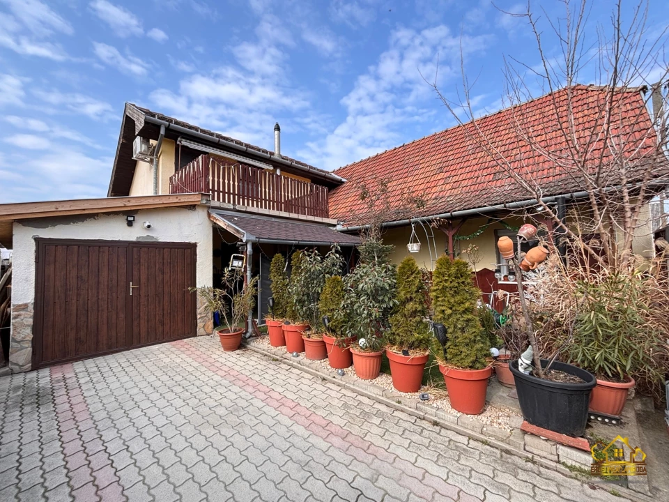 Eladó családi ház, Kiskunlacháza