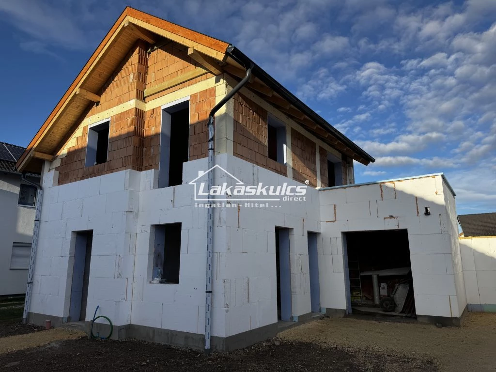 For sale house, Harka