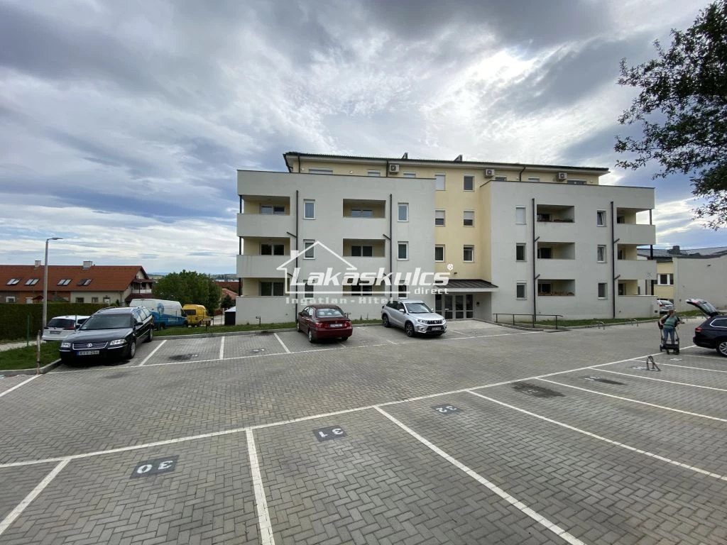 For rent detached garage, Sopron