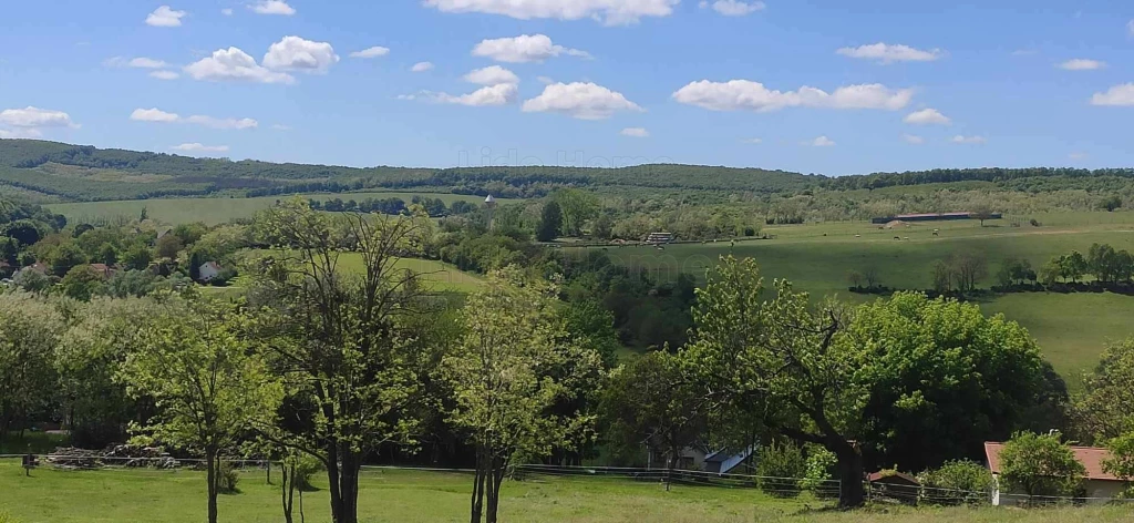 Kerekiben panorámás telek eladó!
