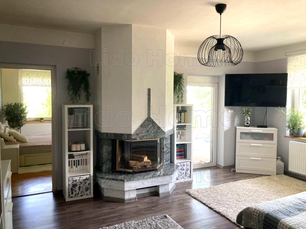 Családi ház gazdálkodásra alkalmas telekkel eladó