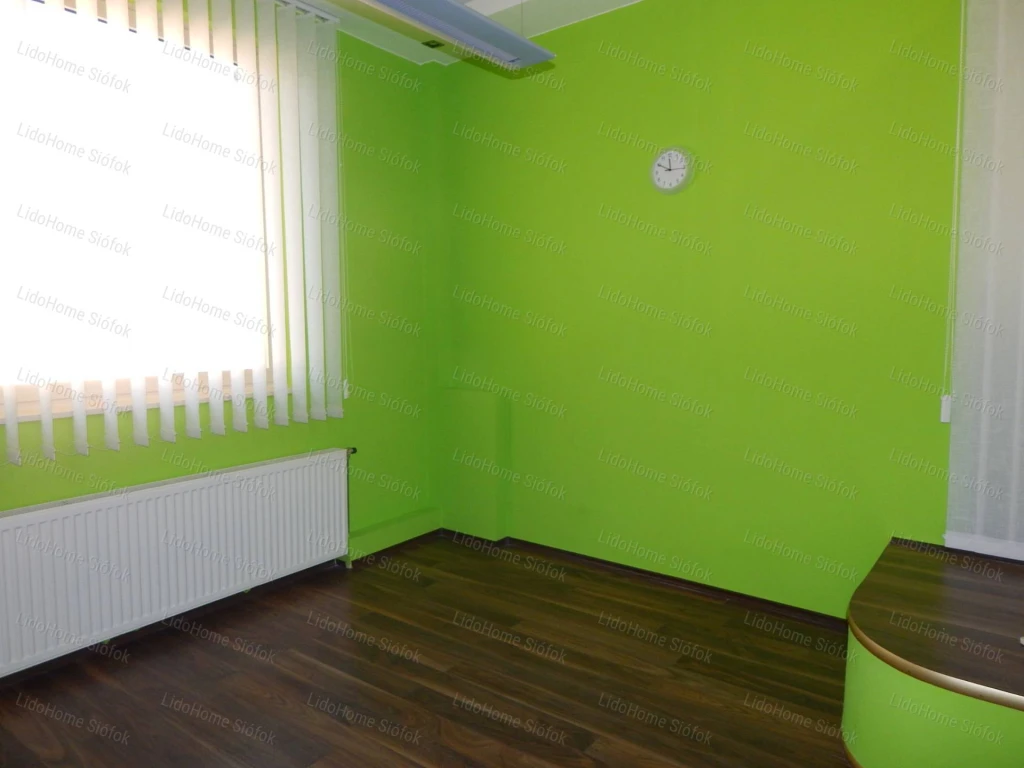 SIÓFOK BELVÁROSÁBAN ÜZLETHELYISÉG KIADÓ!