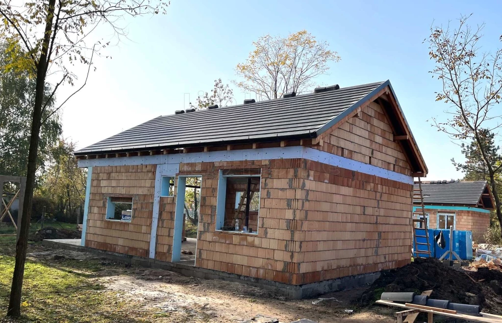 ÚJ ÉPÍTÉSŰ BALATON KÖZELI LAKÓHÁZ SIÓFOK-SÓSTÓN