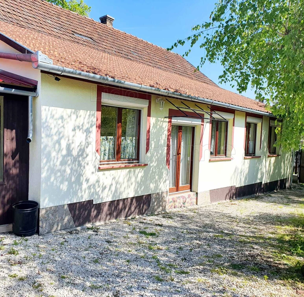 For sale house, Szabadhídvég