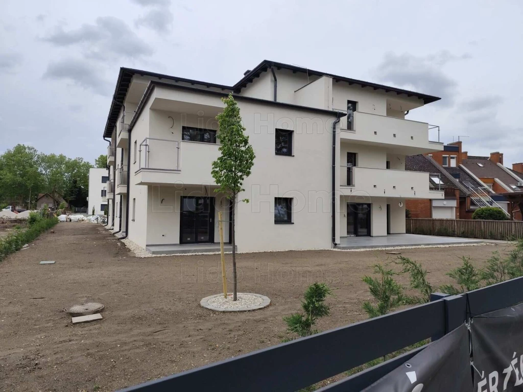 Társasházi lakás közvetlen a szabad strandnál!
