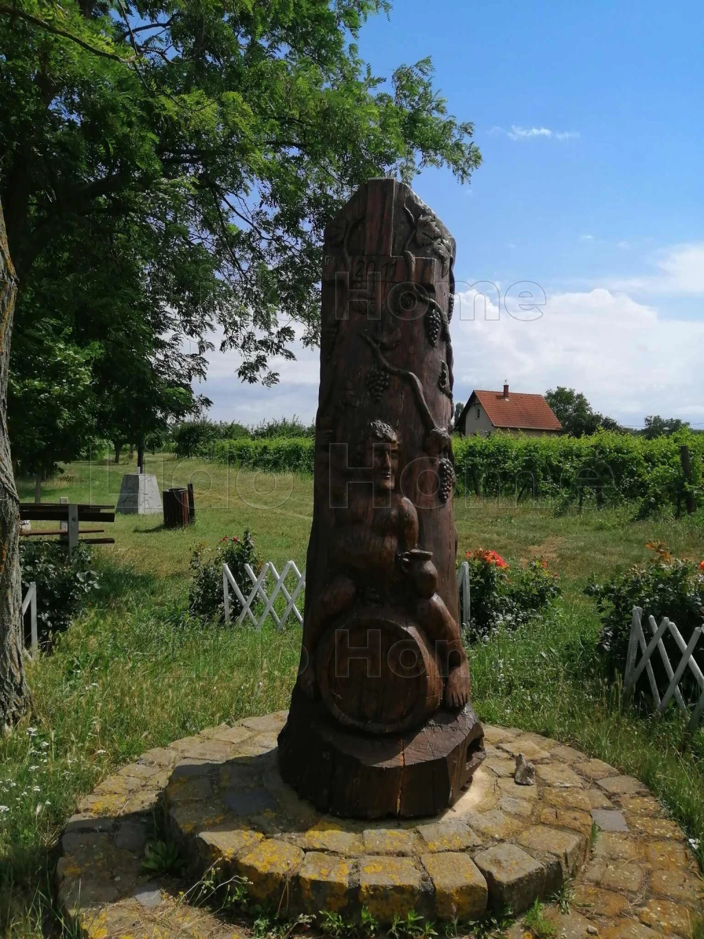 Zártkerti nyaraló Balatonöszödön
