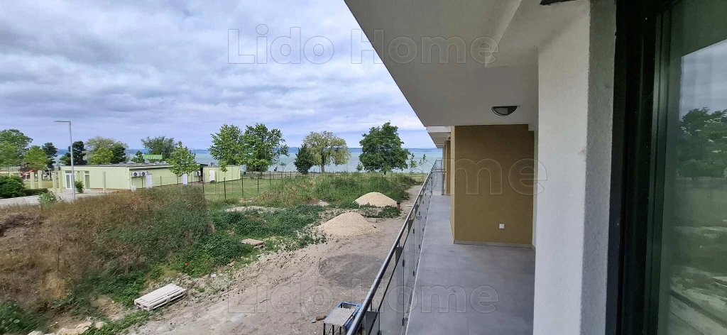 SIÓFOK EZÜSTPARTON ÚJ ÉPÍTÉSŰ VÍZPARTI LAKÁS ELADÓ!