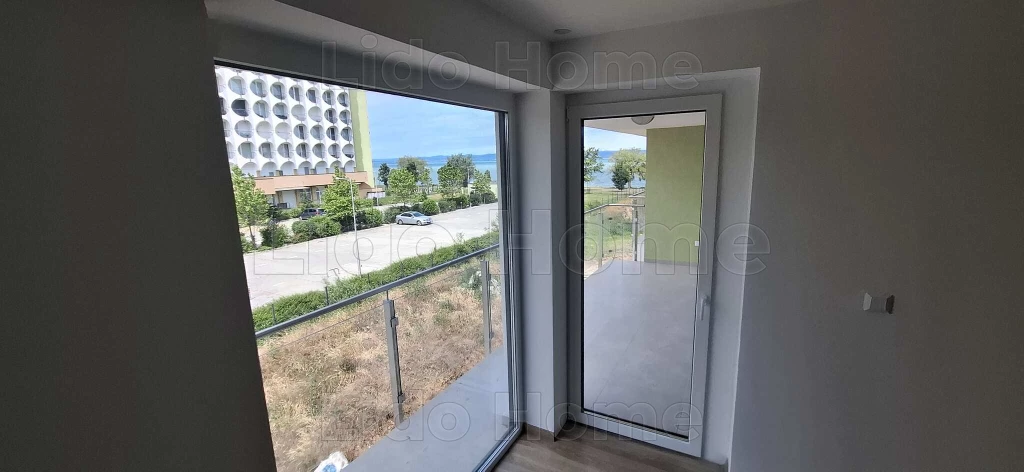 SIÓFOK EZÜSTPARTON ÚJ ÉPÍTÉSŰ VÍZPARTI LAKÁS ELADÓ!