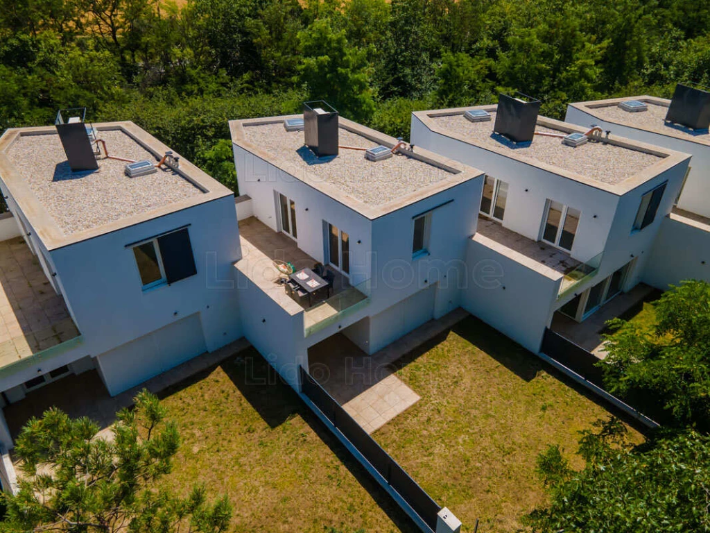 Igényes lakás a Balatonnál eladó