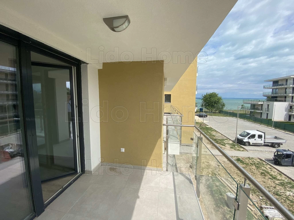 Siófok, Ezüstparton panorámás lakás eladó!