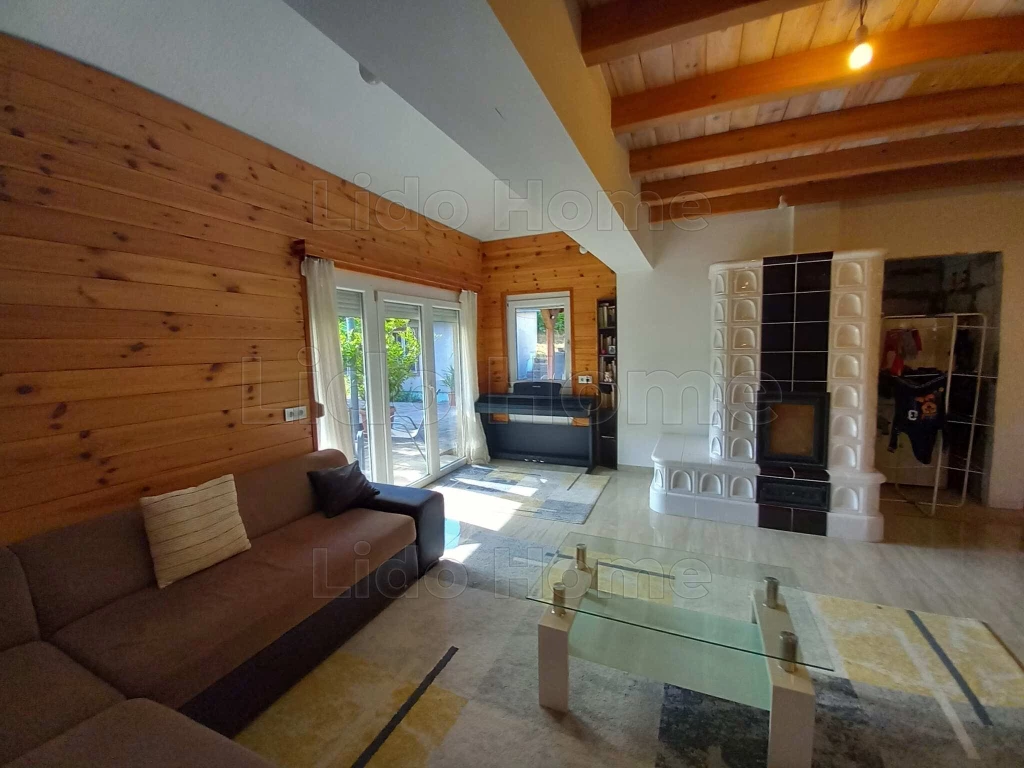 c3-1-name c2-1-name, Felsőnyék