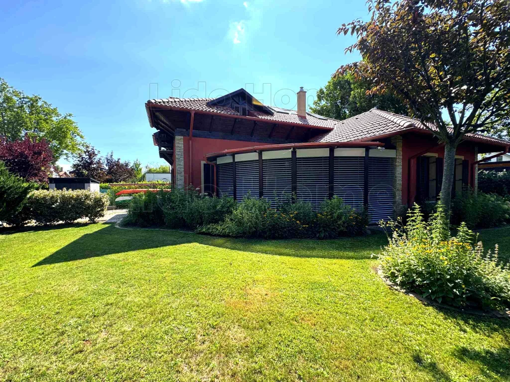 Prémium családi ház Zamárdiban, 300 méterre a szabadstrandtól!