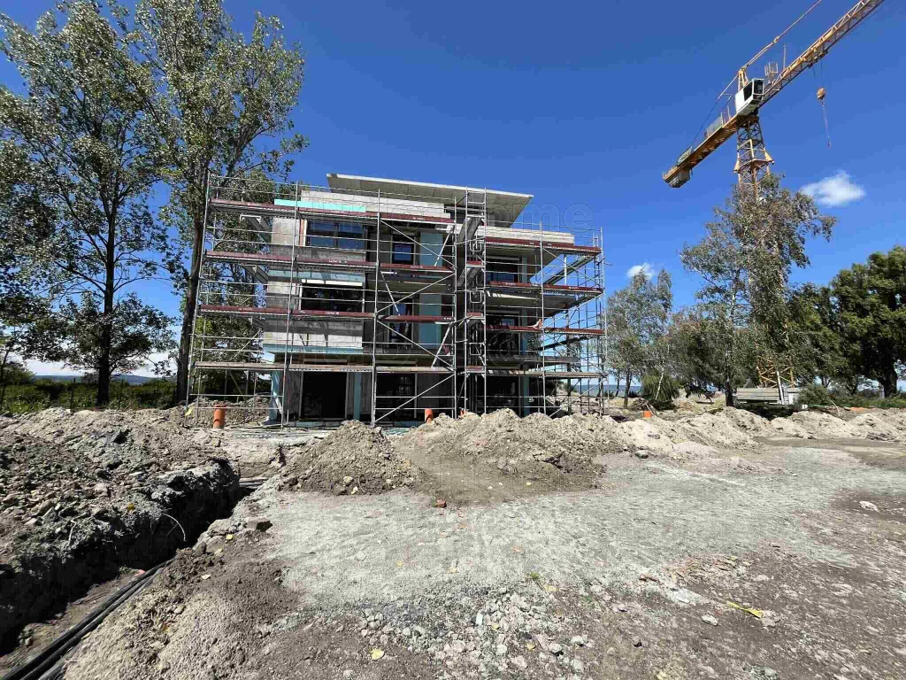 Eladó közvetlen vízparti prémium lakások Balatonszemesen!