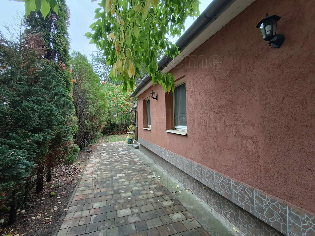 Siófok Ezüstparton nyaraló eladó!