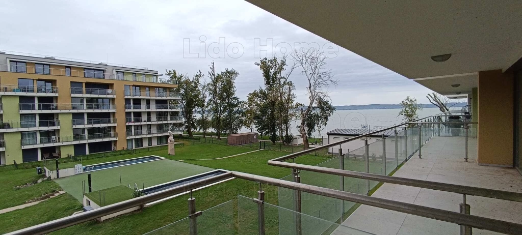 Siófok Ezüstparton panorámás lakás eladó!