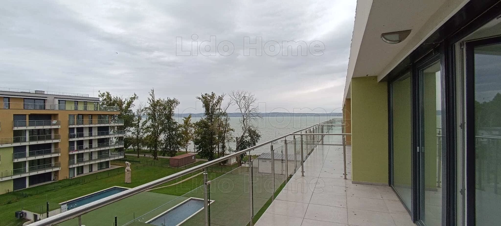 Siófok Ezüstparton panorámás lakás eladó!