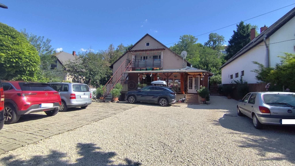 Zamárdiban eladó, kisebb családi ház csereként beszámítható!