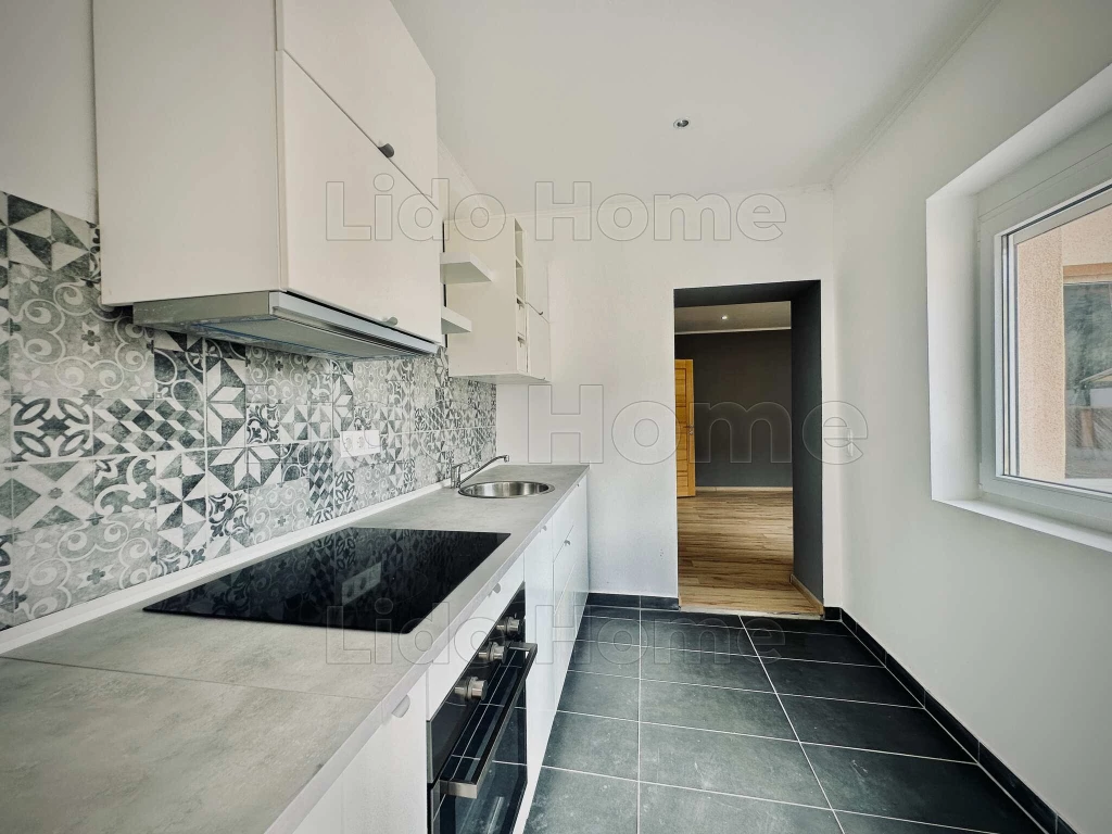 Felújított földszinti apartman Siófok belvárosában