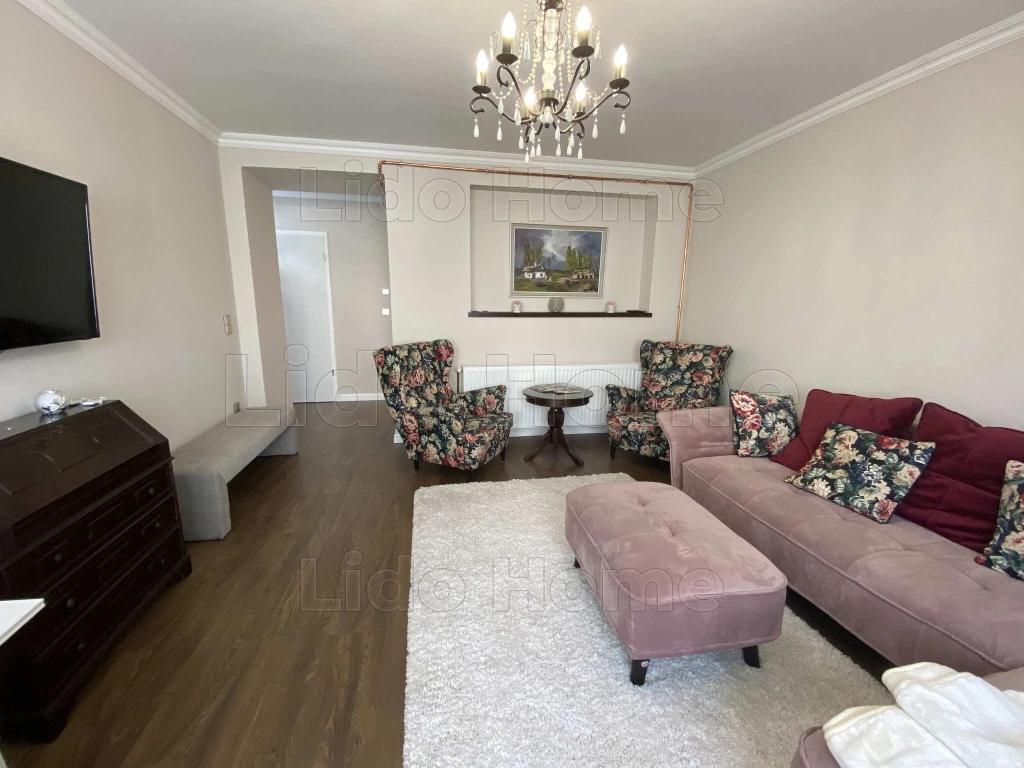 Siófok, Belvárosában felújított téglalakás eladó!