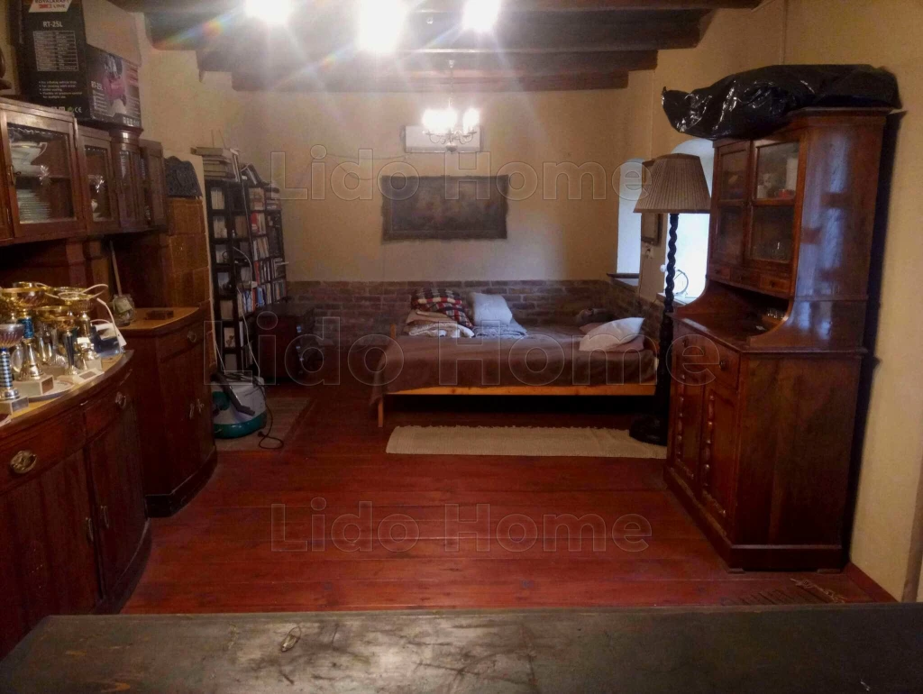 Eladó Balatonszabadiban 2 generációs ingatlan