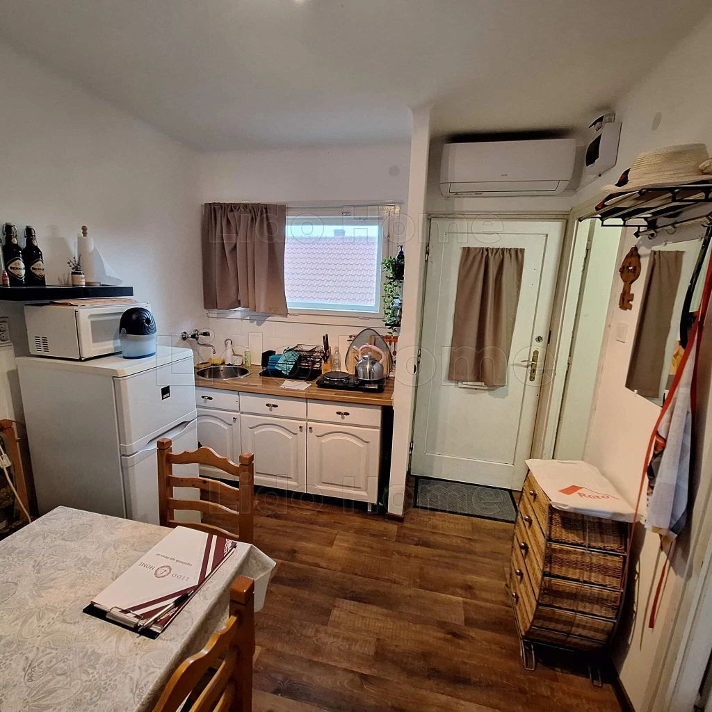 Zamárdi Szabadstrandtól 10 perc sétára 2 SZOBÁS NYARALÓ eladó!