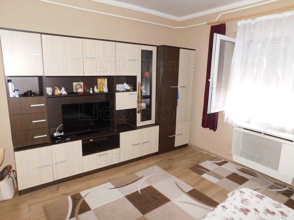 Eladó igényesen felújított családi ház Siófokon!