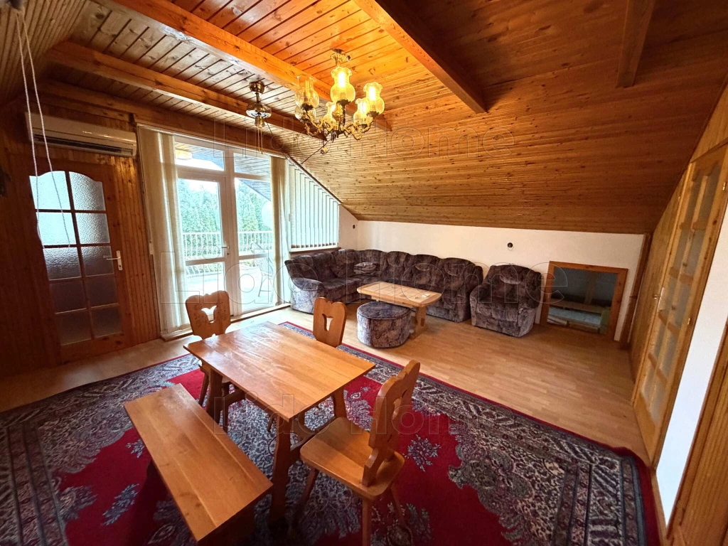 MAGASPARTI CSALÁDI HÁZ BALATONVILÁGOSON!