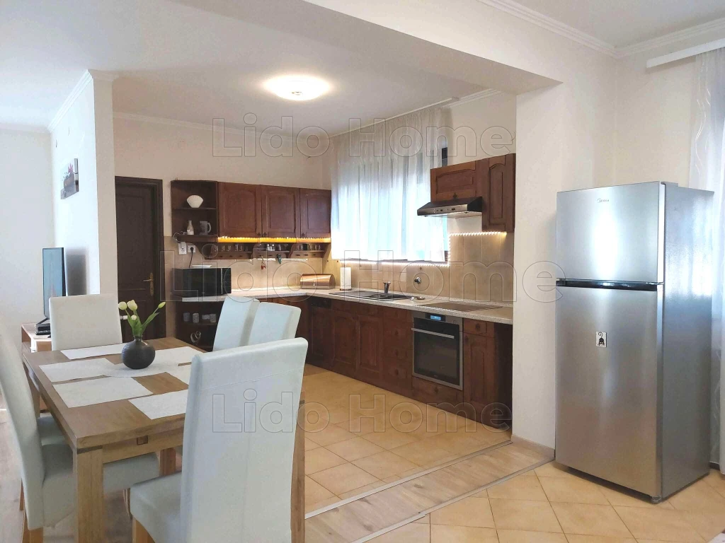 SIÓFOK EZÜSTPARTON 2 SZINTES IGÉNYESEN FELÚJÍTOTT POLGÁRI VILLA ELADÓ