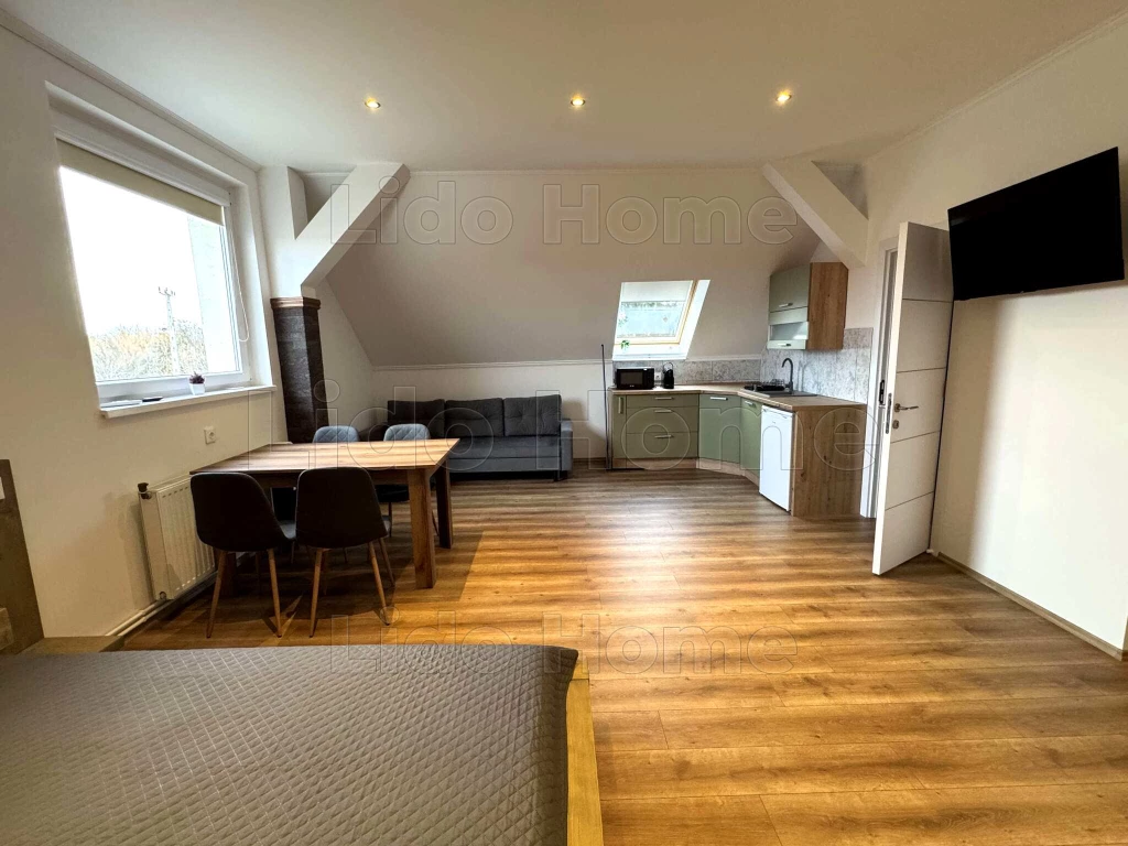 Eladó téglalakás, Balatonszárszó