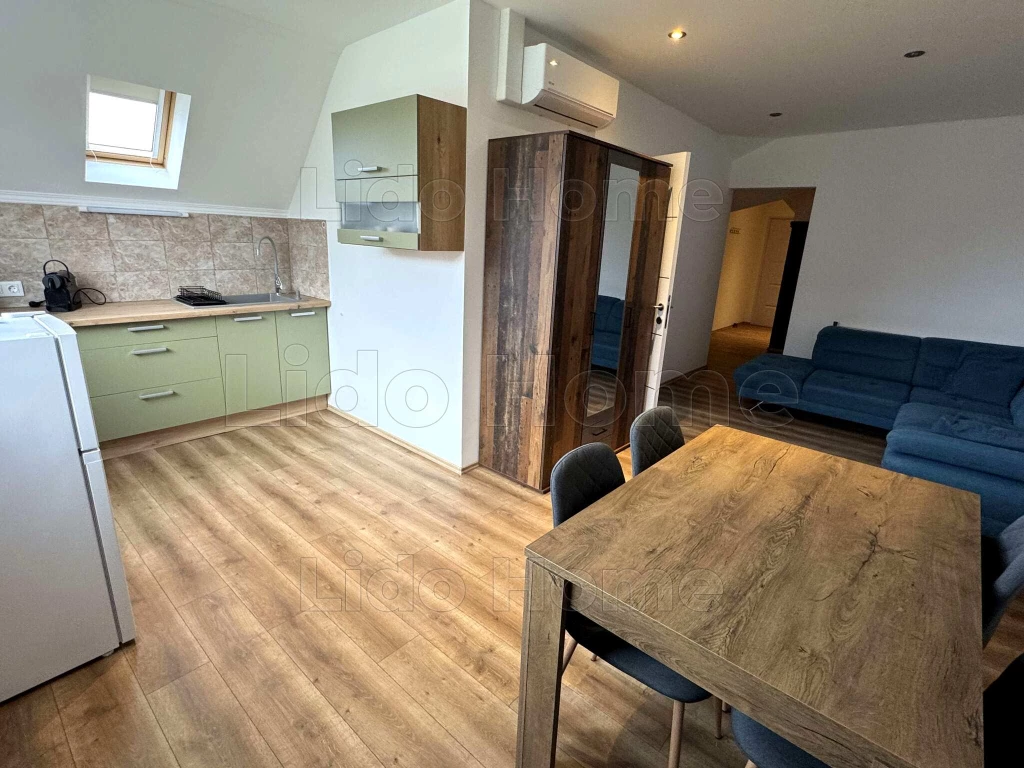 Eladó téglalakás, Balatonszárszó