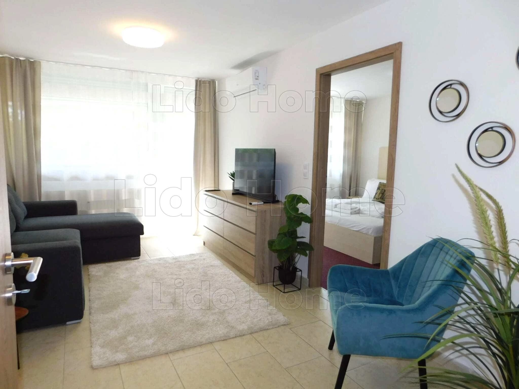 Siófok Ezüstparton lakberendezett nappali + 2 szoba erkélyes oldalt panorámás nyaraló eladó