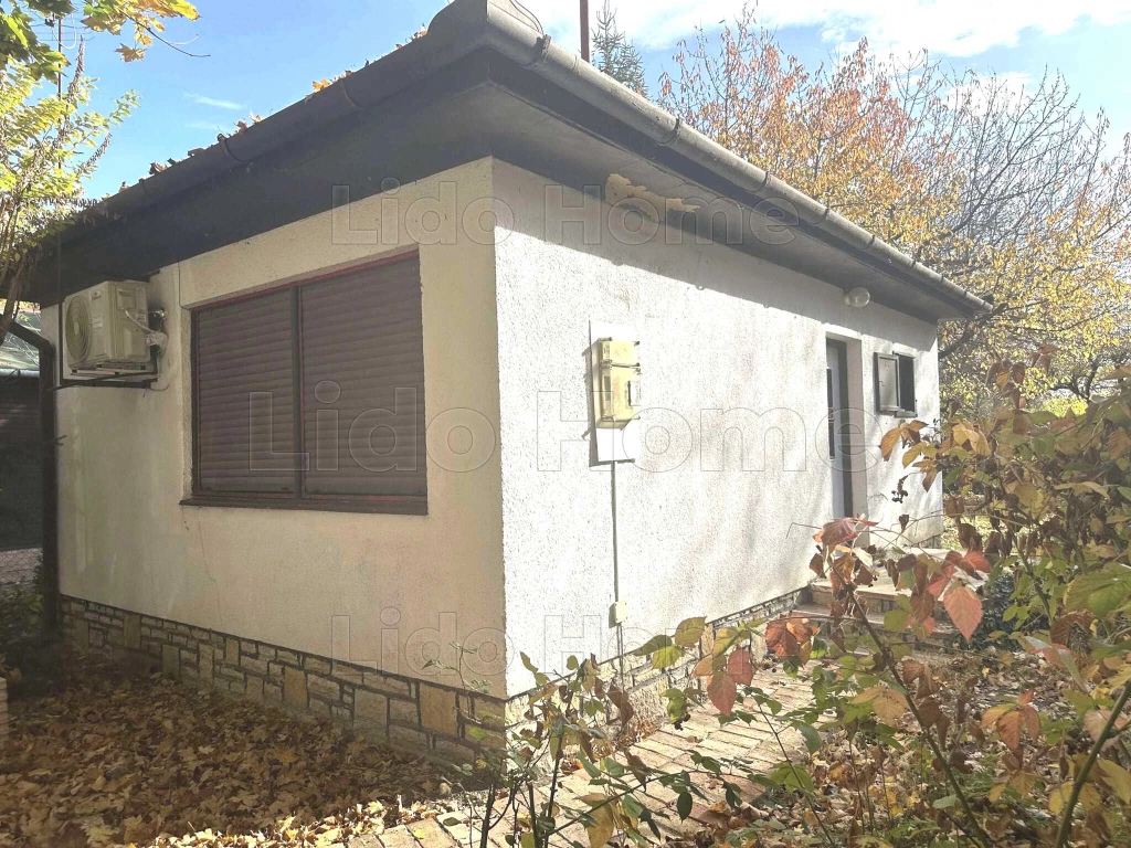 Siófok Sóstón önálló kertes 485m2 telek nyaraló eladó 300 méterre a Balatontól!