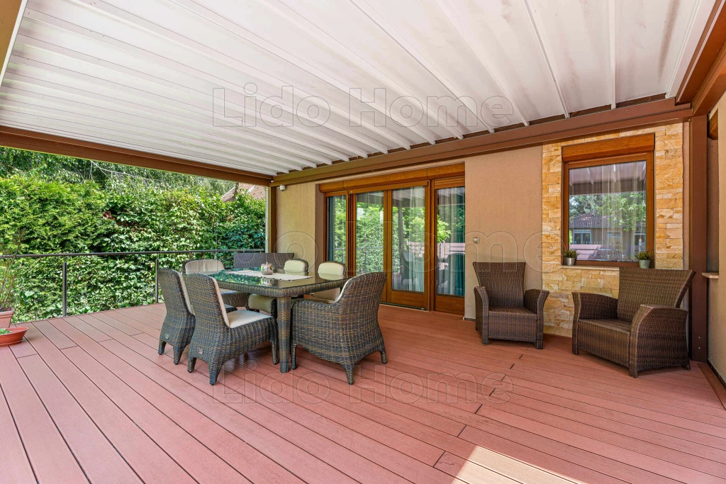 Eladó Balaton-part közeli lakóház Siófokon!