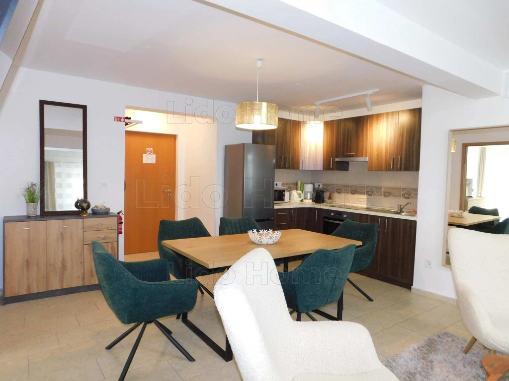 Siófok Ezüstparton 14 főre berendezett duplex és stúdió apartman 143 m2 eladó